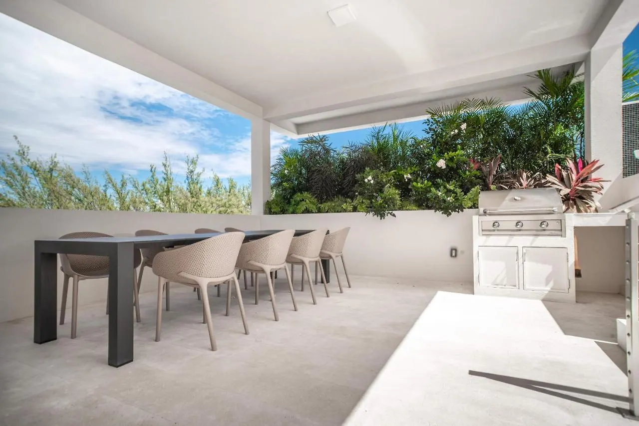 Studio Apartment Near Seven Mile Beach At The Grove West Bay